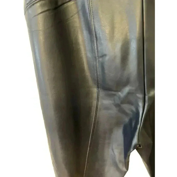 White House Black Market Vegan Leather Runway Legging Textured Spruce Size 6 BN - Picture 9 of 11